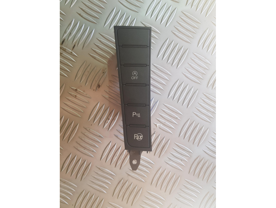 Бутони за парктроник за Фолксваген Пасат Б7 / VW Passat B7 2.0 TDI - Десен волан