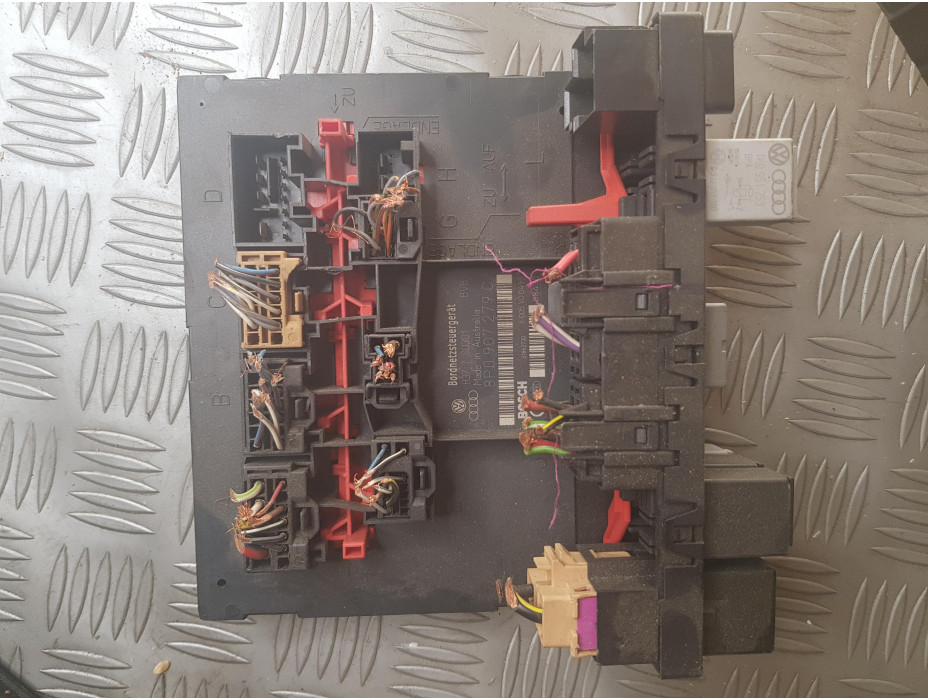 Бушонно табло за Audi A3 8P 2.0TDI Бушонно табло за Audi A3 8P 2.0TDI
