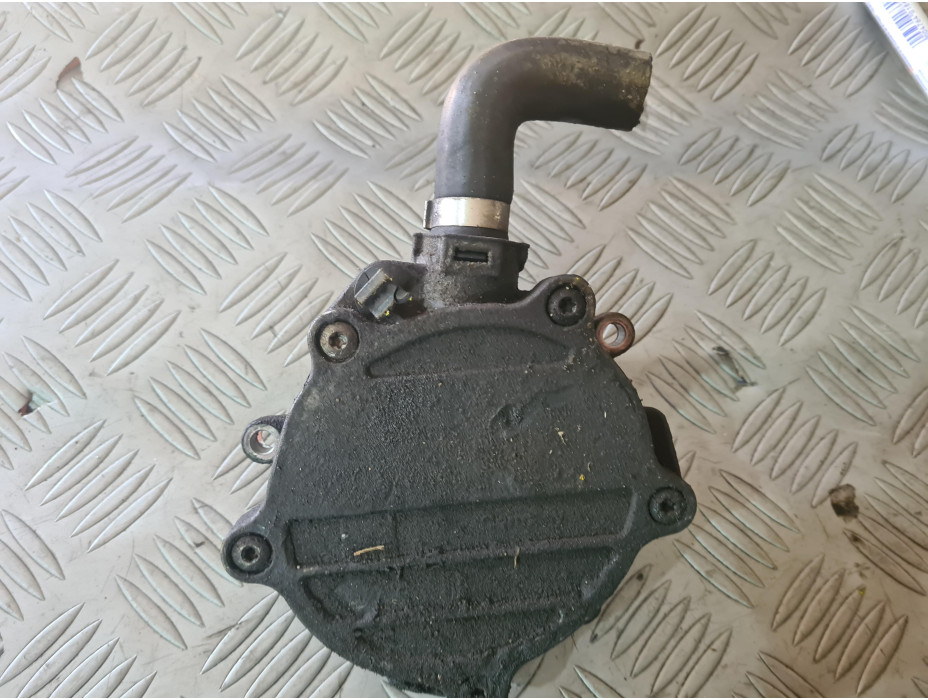 Вакуум помпа за Audi A6 C6 3.2 FSI Quattro Вакуум помпа за Audi A6 C6 3.2 FSI Quattro