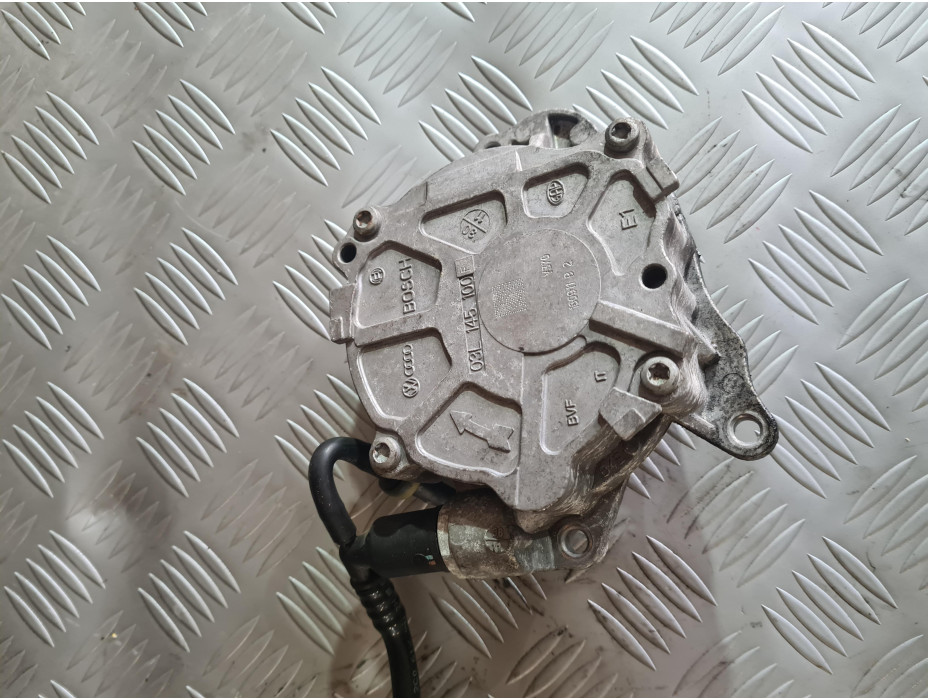 Вакуум помпа за Volkswagen Passat B7 2.0TDI 140кс Вакуум помпа за Volkswagen Passat B7 2.0TDI 140кс