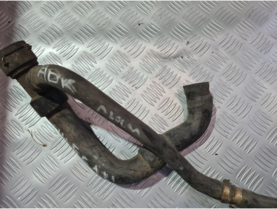 Воден маркуч за Audi A4 B5 1.8i - 93 Воден маркуч за Audi A4 B5 1.8i - 93