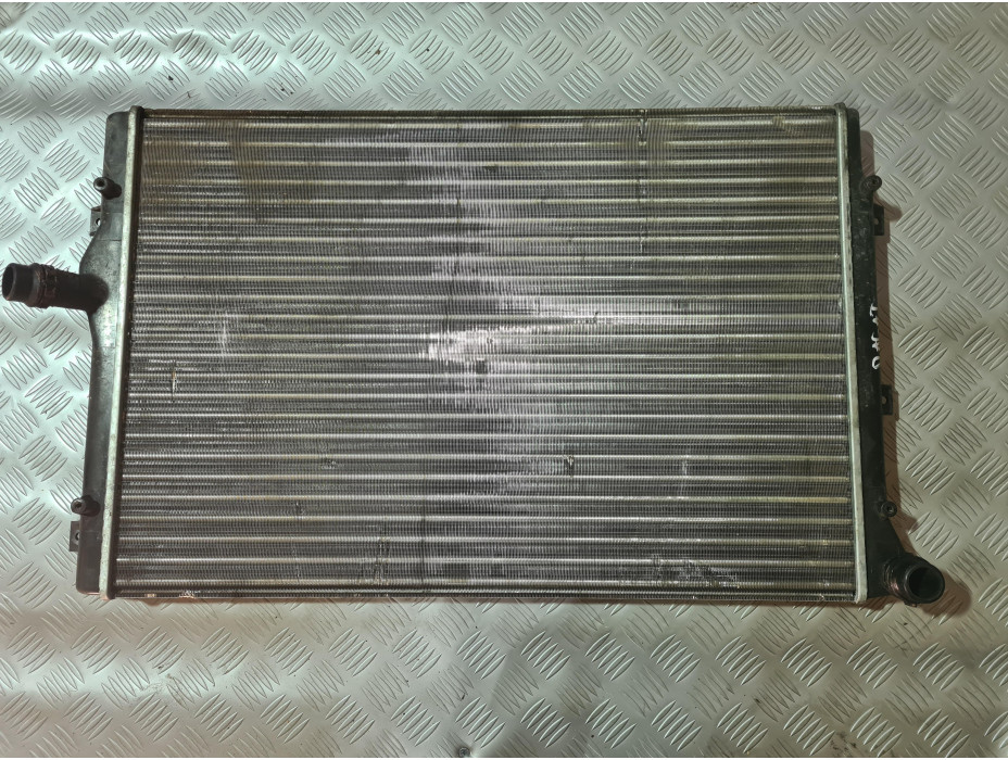 Воден радиатор за Volkswagen Passat B6 2.0TDI BKP