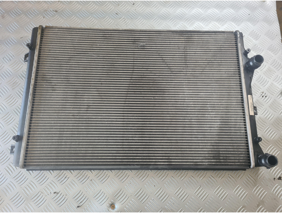 Воден радиатор за Volkswagen Touran 1T 1.9TDI BKC Воден радиатор за Volkswagen Touran 1T 1.9TDI BKC