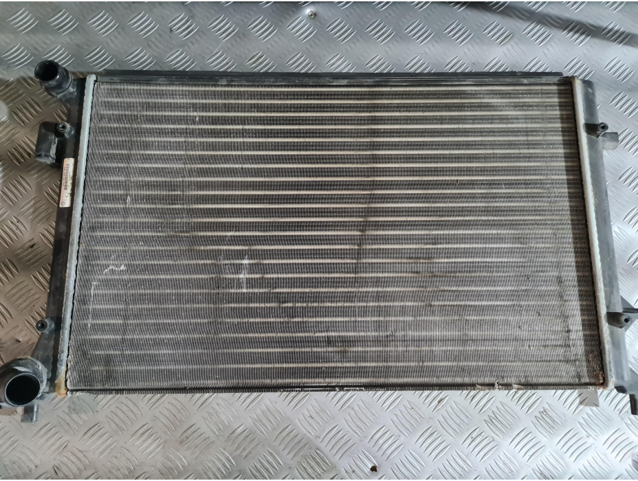 Воден радиатор за VW Golf 5 1.6FSI