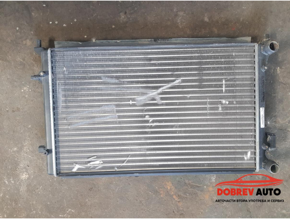 Воден радиатор за VW Golf MK5 1.6 FSI