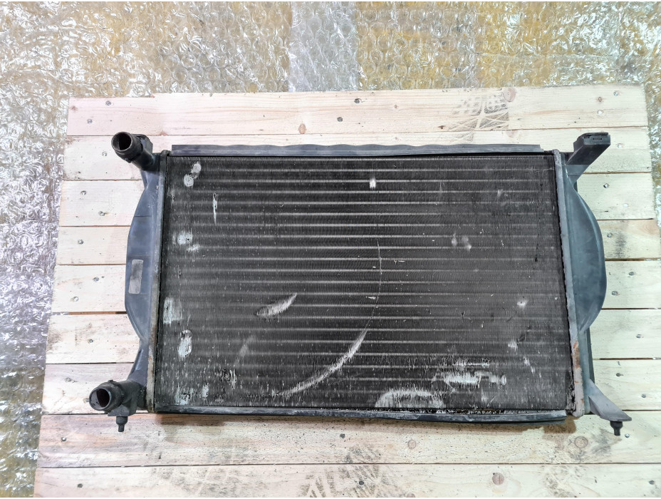 Воден радиатор за Ауди А4 Б6 2.0и / Audi A4 B6 2.0i