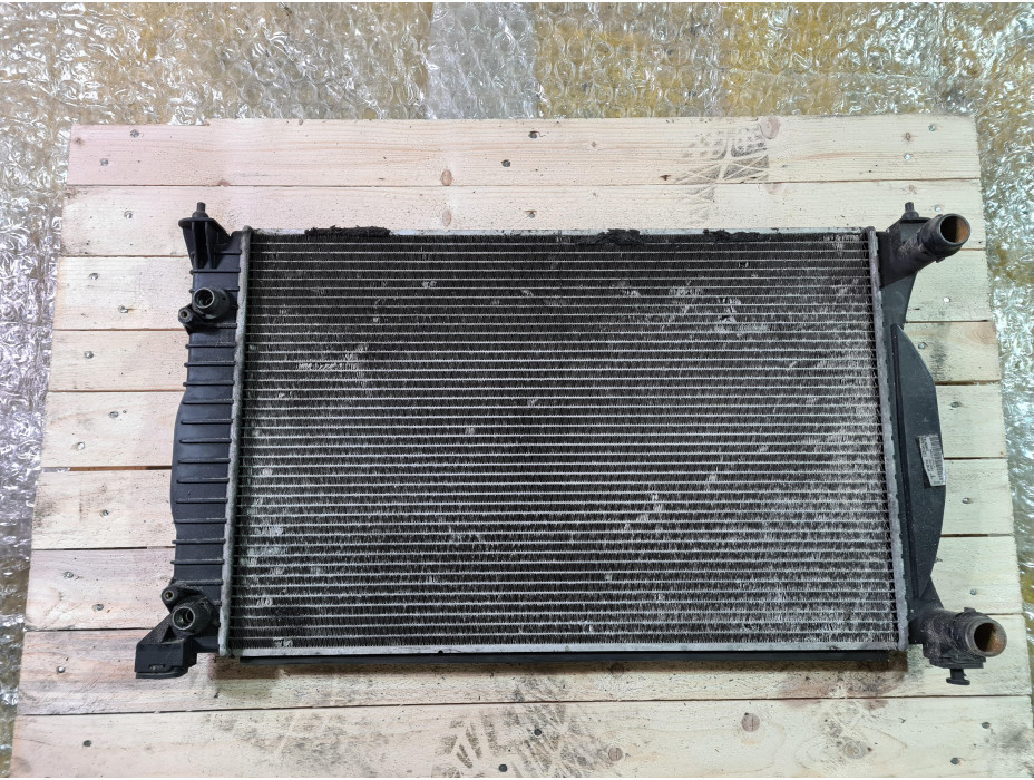 Воден радиатор за Ауди А4 Б6 2.0и, автомат / Audi A4 B6 2.0i, automat