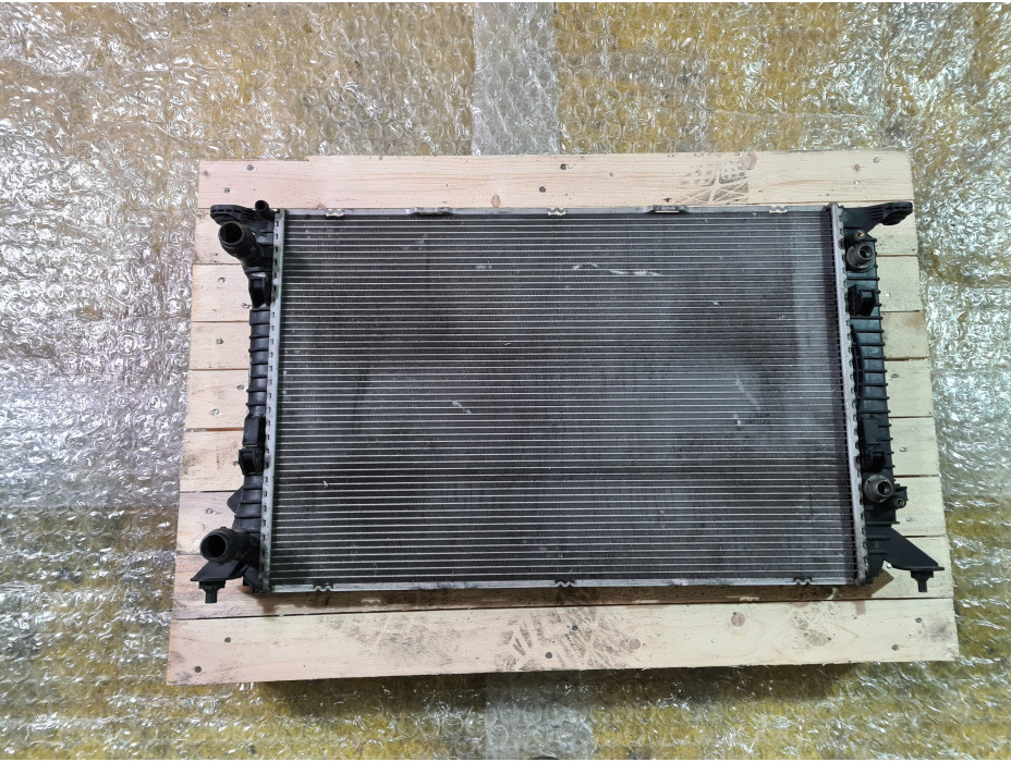 Воден радиатор за Ауди А4 Б8 2.0 ТДИ / Audi A4 B8 2.0 TDI