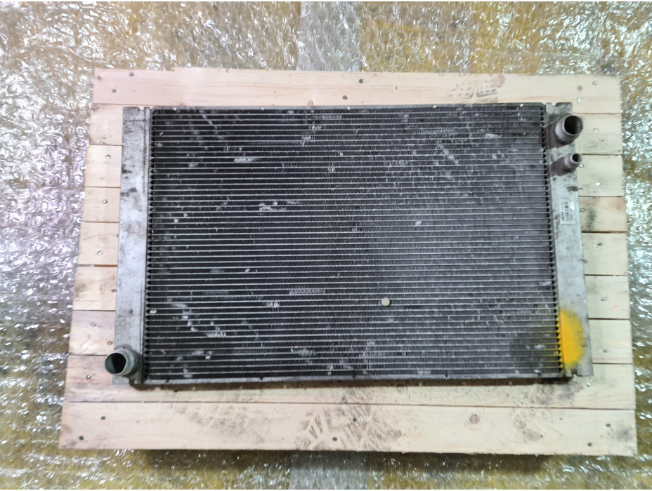 Воден радиатор за Ауди А8 Д3 3.0 ТДИ / Audi A8 D3 3.0 TDI Воден радиатор за Ауди А8 Д3 3.0 ТДИ / Audi A8 D3 3.0 TDI