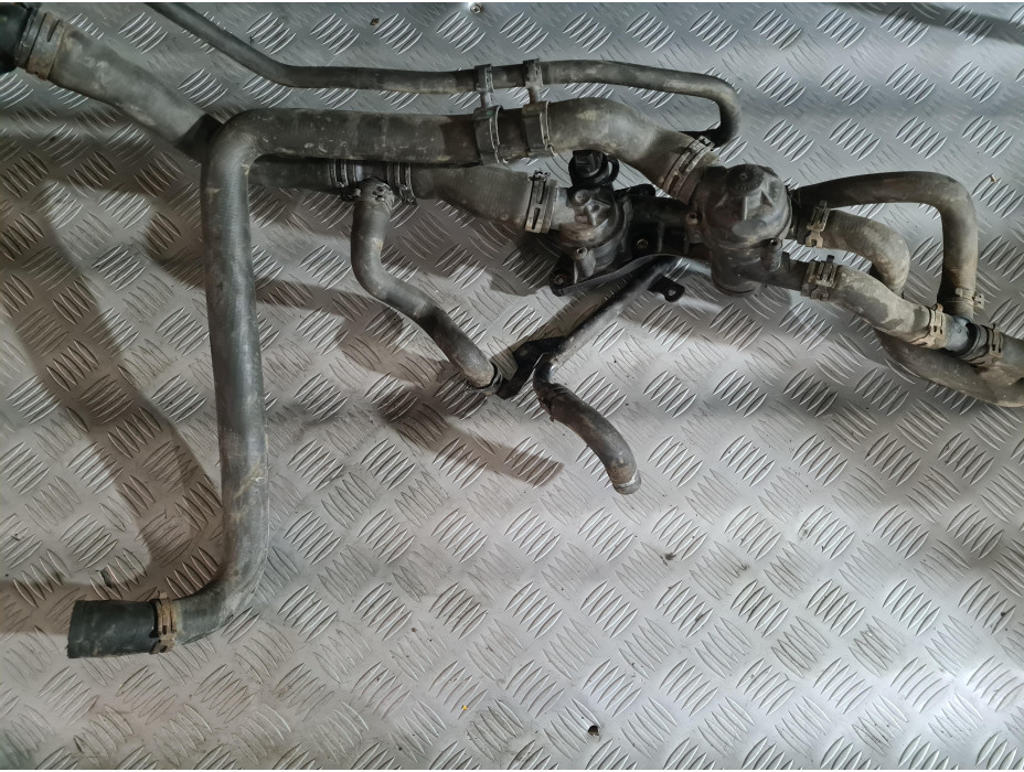 Водни маркучи + термостат за VW Golf 5 1.6FSI