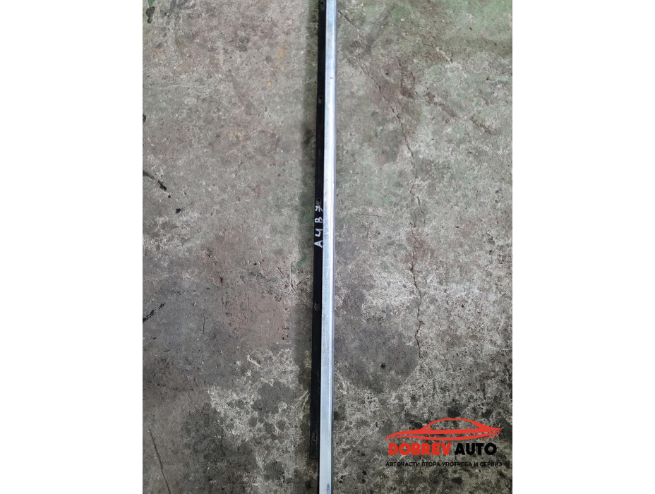 Водобранна лайсна (предна дясна) за Audi A4 B7 Водобранна лайсна (предна дясна) за Audi A4 B7