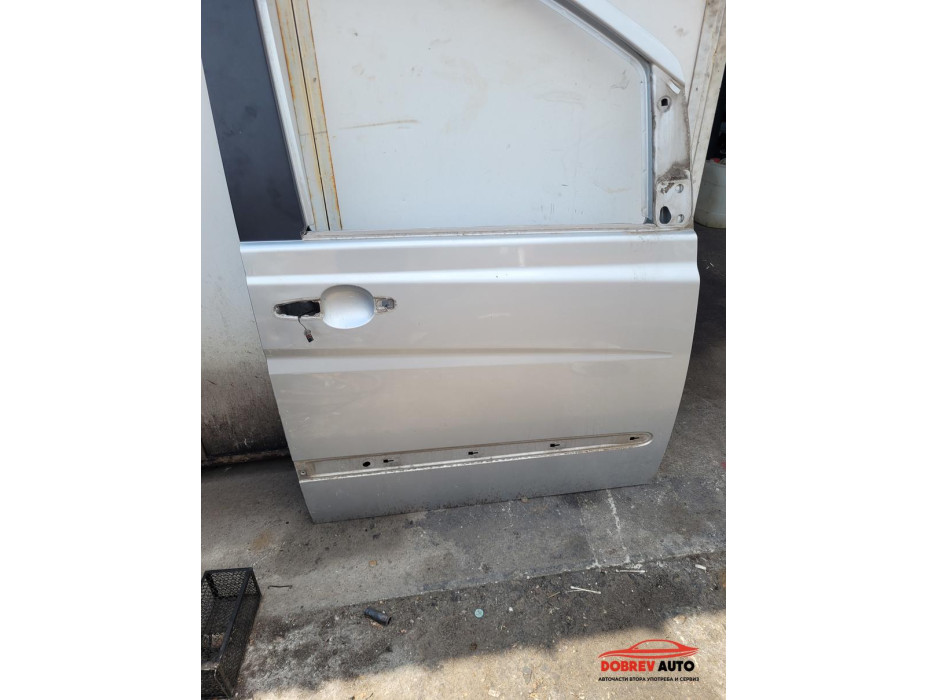 Врата (предна дясна) за Mercedes Viano W639