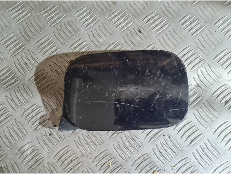 Вратичка за резервоар за Audi A4 B6 - черна Вратичка за резервоар за Audi A4 B6 - черна