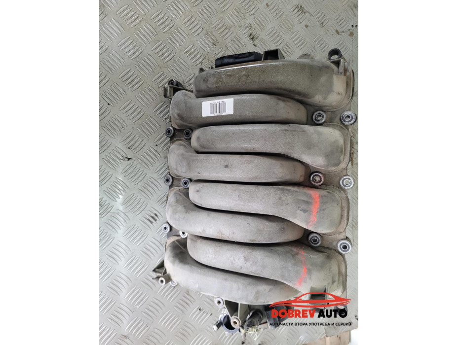 Всмукателен колектор за Audi A8 D4 4.2 FSI