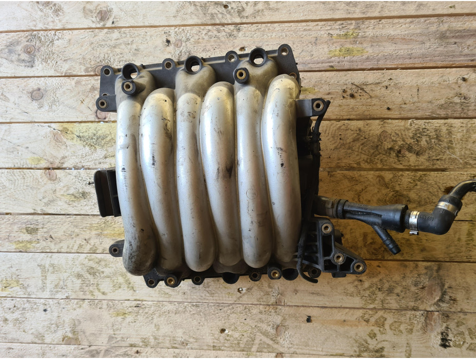 Всмукателен колектор за Ауди А6 Ц5 2.4и / Audi A6 C5 2.4i Всмукателен колектор за Ауди А6 Ц5 2.4и / Audi A6 C5 2.4i