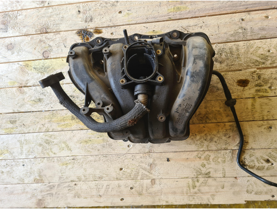 Всмукателен колектор за Опел Астра Г 2.2д 125кс / Opel Astra G 2.2D Всмукателен колектор за Опел Астра Г 2.2д 125кс / Opel Astra G 2.2D