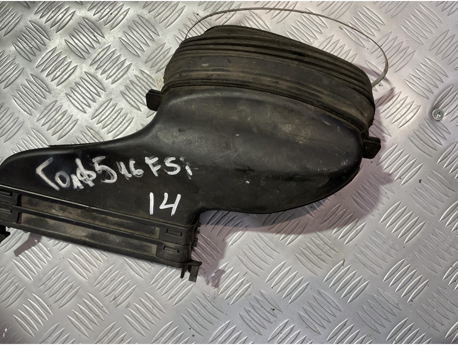 Въздуховод за Volkswagen Golf 5 1.6FSI - 14 Въздуховод за Volkswagen Golf 5 1.6FSI - 14