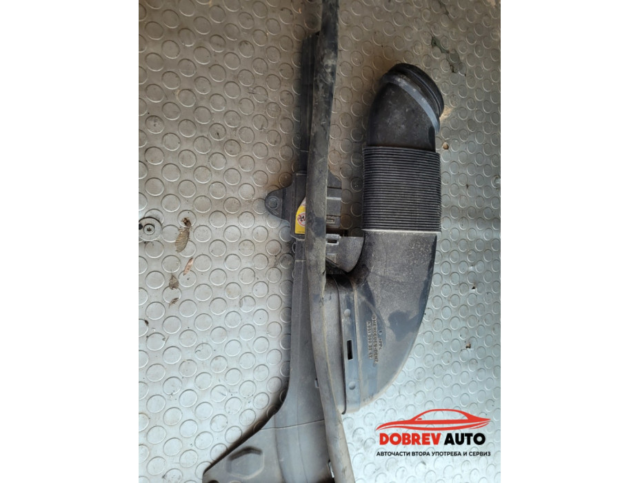 Въздухозаборник за Mercedes C Class W205 220 CDI