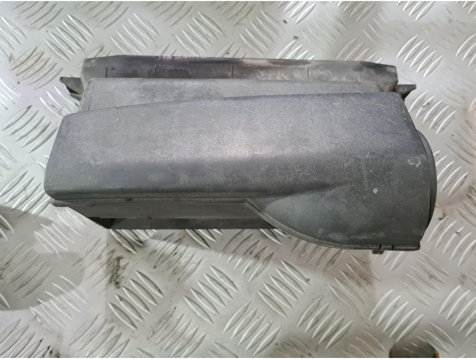 Въздухозаборник за VW Passat B6 2.0 TDI ВМР