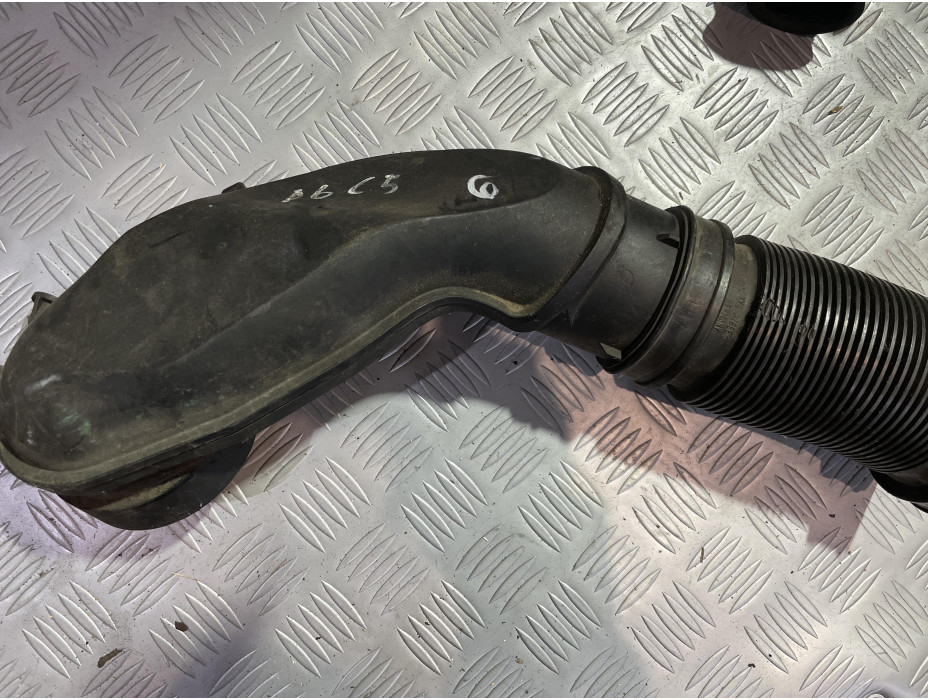 Въздушна тръба за Audi A6 C5 2.4i - 6