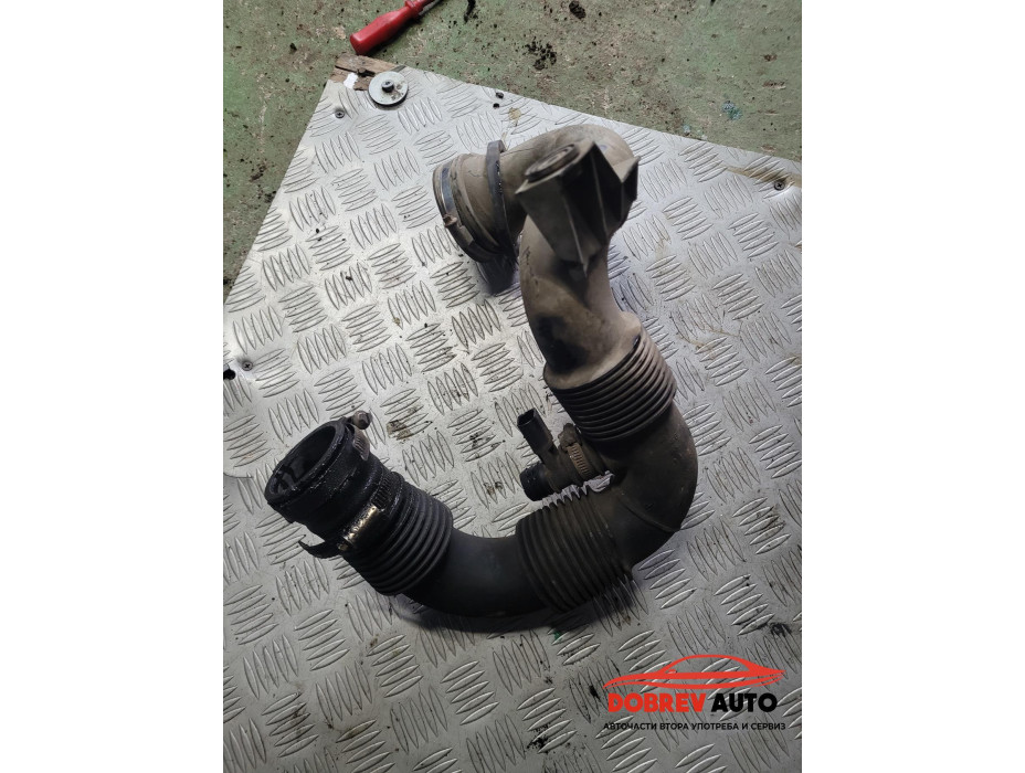 Въздушна тръба за Audi A8 D3 4.0 TDI Въздушна тръба за Audi A8 D3 4.0 TDI