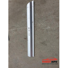 Външна лайсна (задна дясна - долна) за Audi A8 D3 4.2 TDI