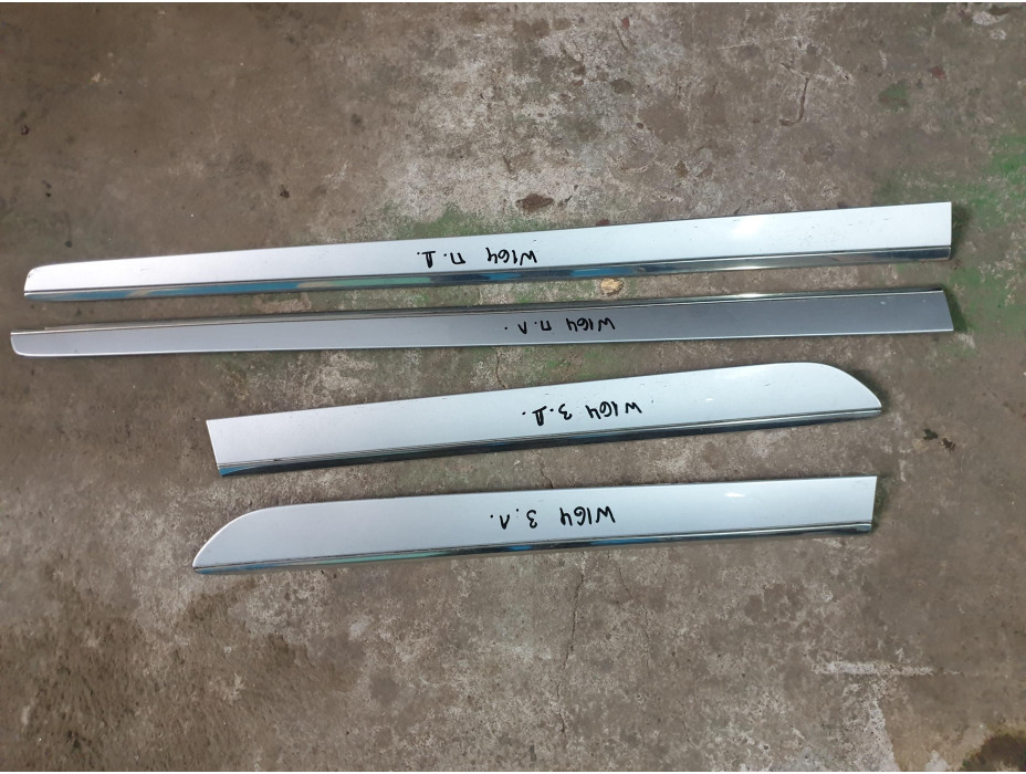 Външни лайсни - предна лява, предна дясна, задна лява, задна дясна за Mercedes ML 280 CDI W164 Външни лайсни - предна лява, предна дясна, задна лява, задна дясна за Mercedes ML 280 CDI W164