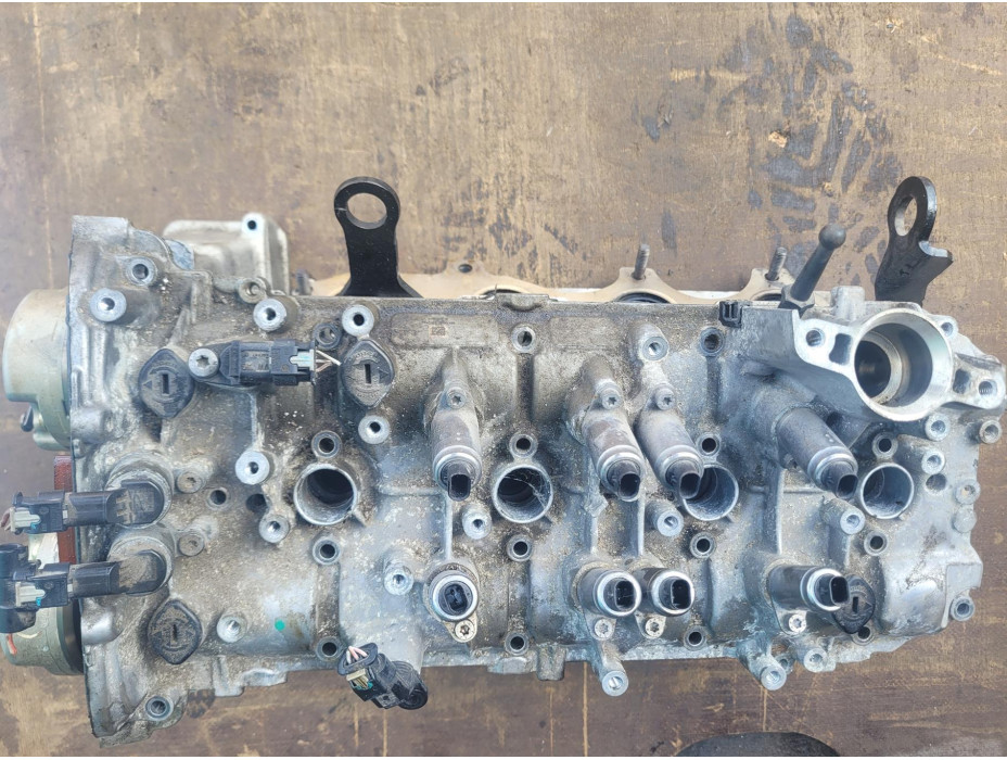 Глава (дясна) оборудвана за Audi A8 D4 4.0 TFSI