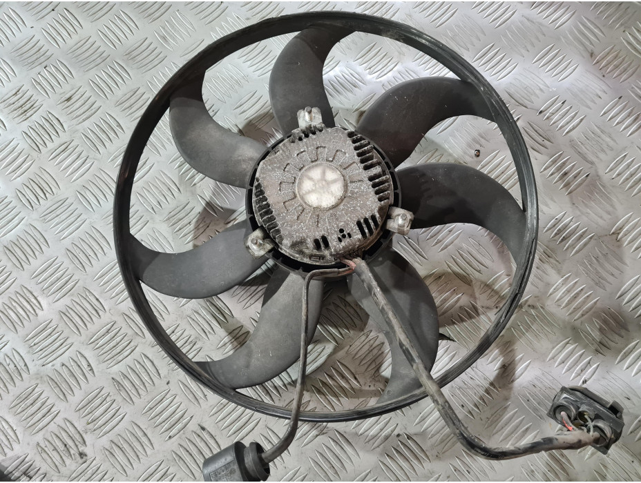 Голяма охладителна перка за VW Passat B6 2.0 TDI ВМР Голяма охладителна перка за VW Passat B6 2.0 TDI ВМР