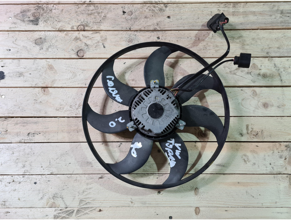 Голяма охладителна перка за Фолксваген Туаран 2.0тди / Volkswagen Touran 1T 2.0 TDI Голяма охладителна перка за Фолксваген Туаран 2.0тди / Volkswagen Touran 1T 2.0 TDI