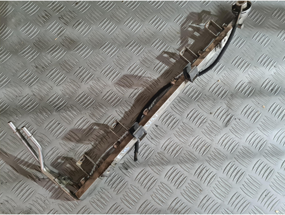 Горивен рейл за BMW 3 серия Е46 323 i