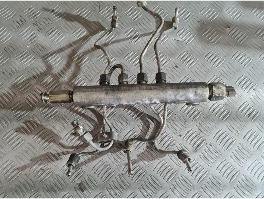 Горивен рейл с датчик за Opel Vectra C 3.0 CDTI