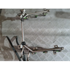 Горивен рейл с дюзи за Audi A6 C5 2.4 i 