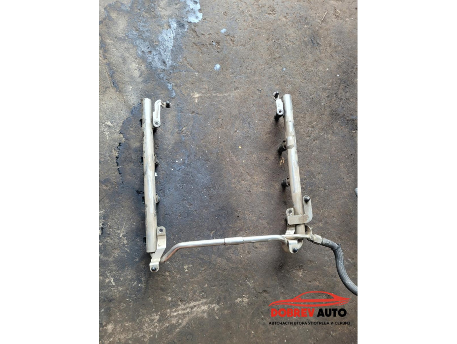 Горивен рейл (с дюзи) за Audi A6 C6 (4F) 4.2i