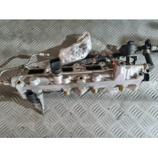 Горивен рейл с дюзи за VW Golf 5 1.6 FSI