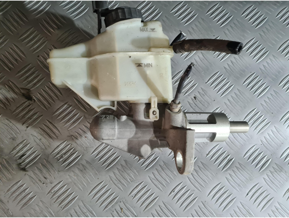 Горна спирачна помпа за VW Golf 5 1.6FSI