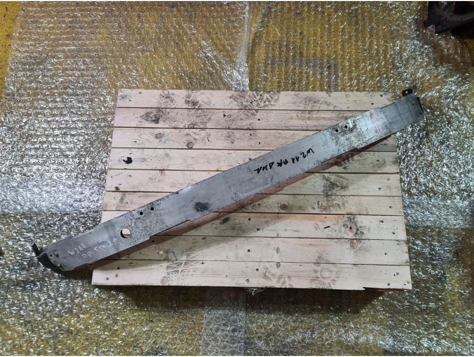 Гредa под предна броня за Мерцедес Е класа W211 / Mercedes E Class W211