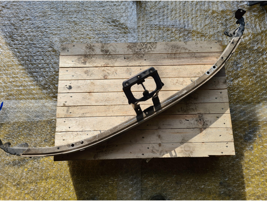 Греда под предна броня за Мерцедес Е 320 комби / Mercedes E 320 W211 Avant