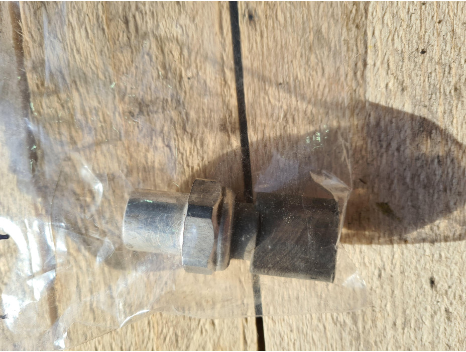 Датчик за високо налягане за климатик за Ауди А4 Б6 / Audi A4 B6 Датчик за високо налягане за климатик за Ауди А4 Б6 / Audi A4 B6