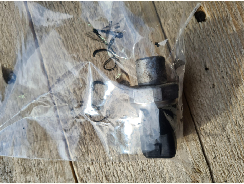 Датчик за високо налягане за климатик за Ауди А6 Ц5 / Audi A6 C5 Датчик за високо налягане за климатик за Ауди А6 Ц5 / Audi A6 C5