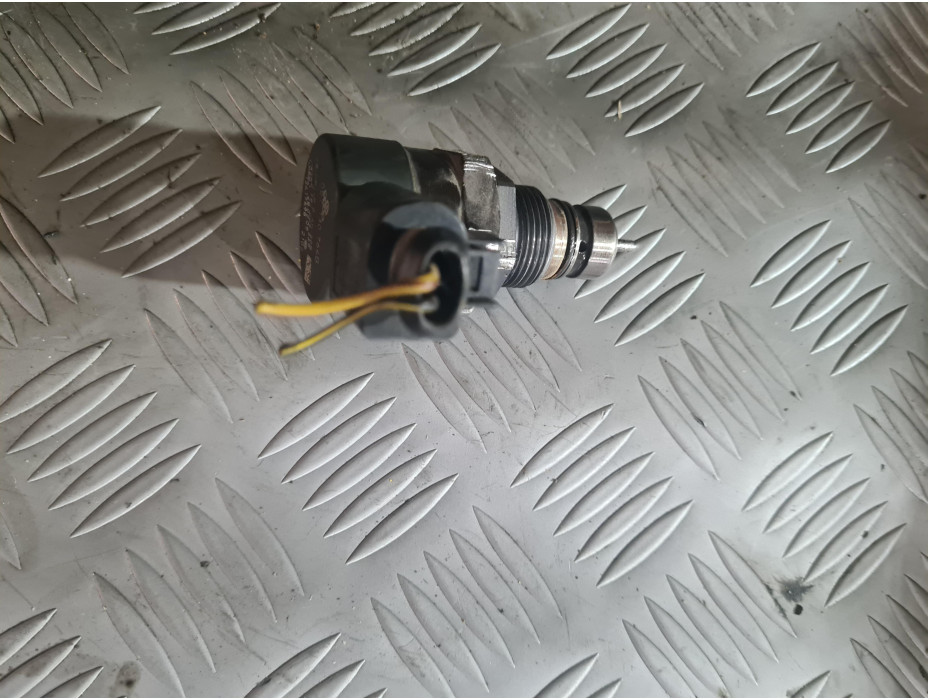 Датчик  за високо налягане на гориво за Audi A6 C6 2.7 TDI Quattro