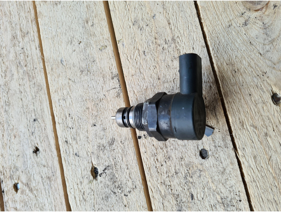 Датчик за високо налягане на горивото за Мерцедес Вито W639 / Mercedes Vito W639 Датчик за високо налягане на горивото за Мерцедес Вито W639 / Mercedes Vito W639