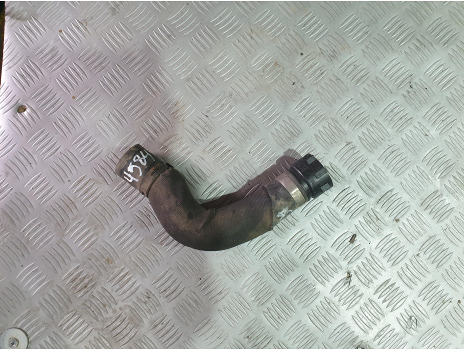 Десен воден маркуч за Audi A8 D3 4.0 TDI