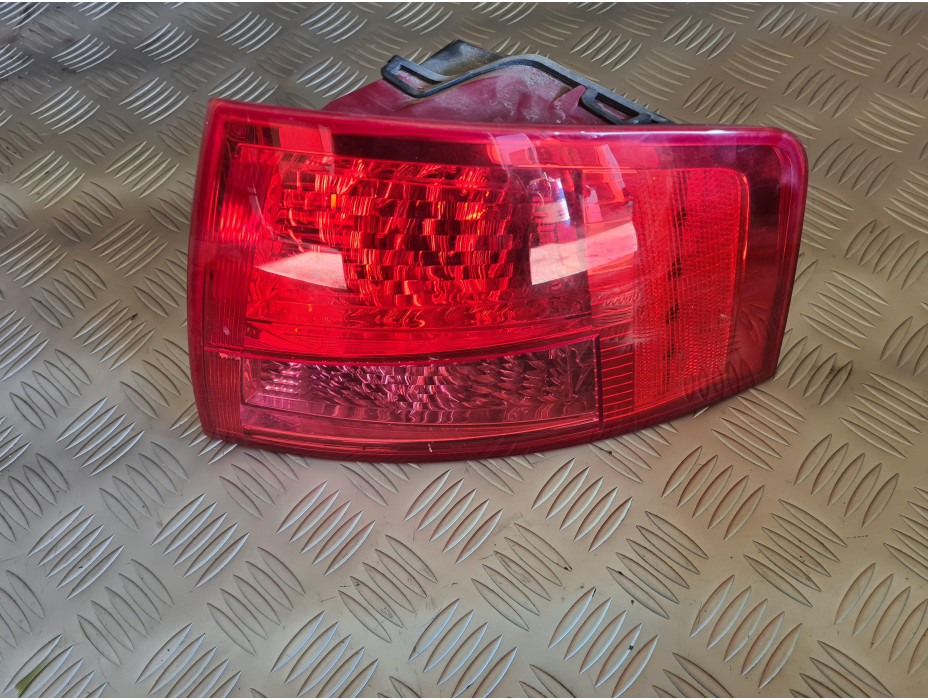 Десен външен стоп за Audi A8 D3 4.2i LONG - Американски Десен външен стоп за Audi A8 D3 4.2i LONG - Американски