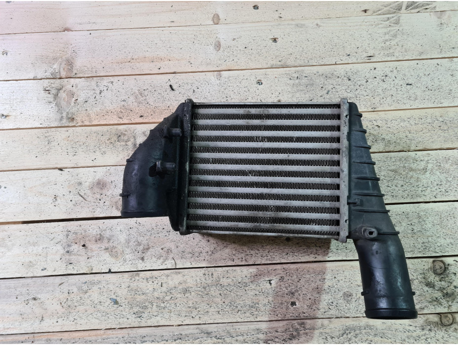 Десен интеркулер за Ауди А4 Б5 2.5 ТДИ / Audi A4 B5 2.5 TDI Десен интеркулер за Ауди А4 Б5 2.5 ТДИ / Audi A4 B5 2.5 TDI