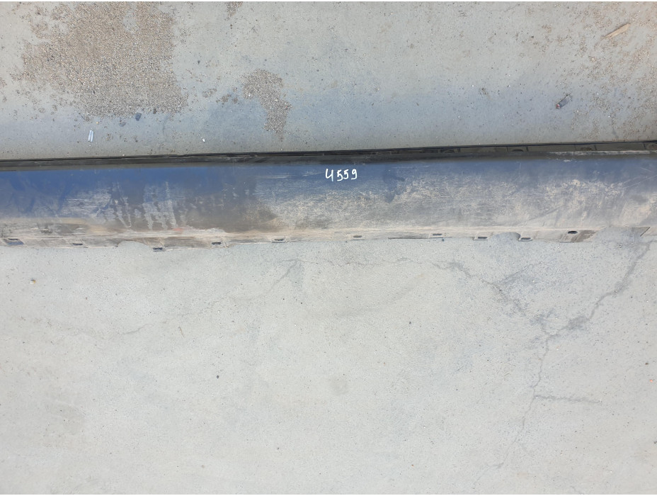 Десен праг за Audi A8 D3 4.0 TDI Десен праг за Audi A8 D3 4.0 TDI