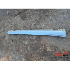 Десен праг за Mercedes CLS W219 - Сив