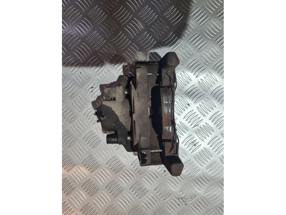 Десен спирачен апарат за Audi A3 8P 2.0TDI Десен спирачен апарат за Audi A3 8P 2.0TDI