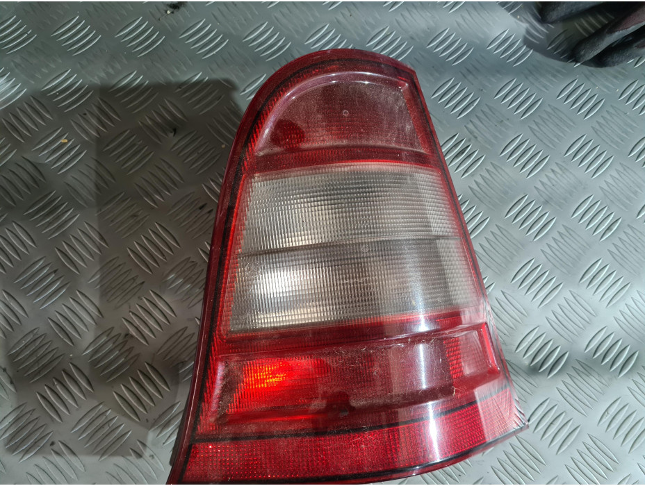 Десен стоп за Mercedes A 170 CDI W 168 Десен стоп за Mercedes A 170 CDI W 168