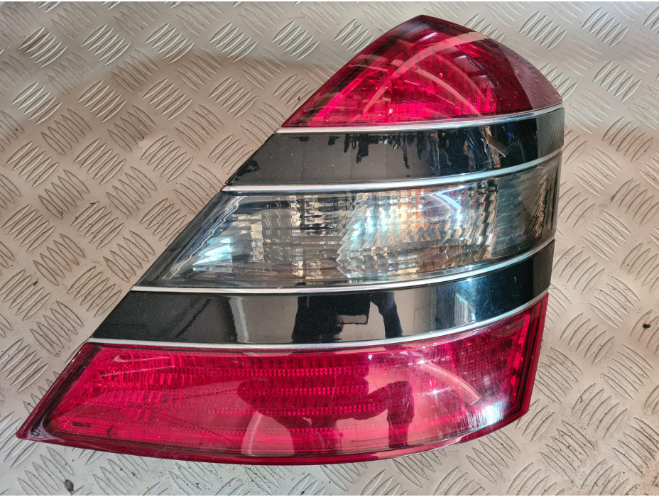 Десен стоп за Mercedes S320 CDI W221